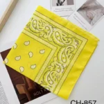 CH-857//💛 Pañoleta Amarilla con Estampado Blanco – Accesorio Alegre y Versátil